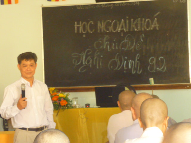 Tien Giang: Buddhist summer retreat course at Sắc tứ Linh Thứu pagoda (Chau Thanh) learns Decree No. 92/2012/NĐ-CP 